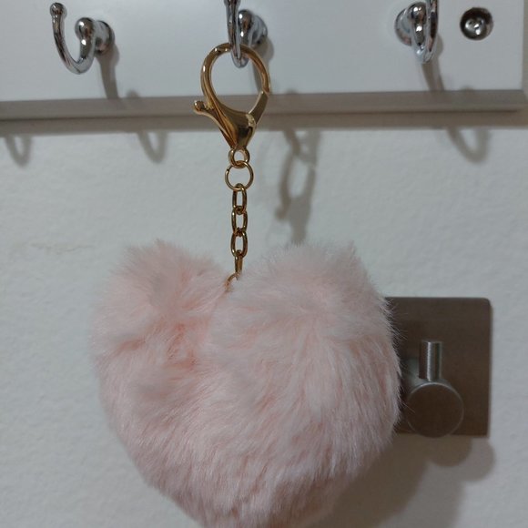 Light Color Heart Shaped Pom Pom Super Soft Keychain Handbag Accessory Furry - Picture 2 of 7